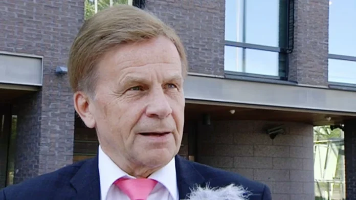 mauri pekkarinen ilman peruukkia